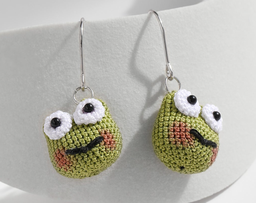 Micro Crochet Earring | Frog