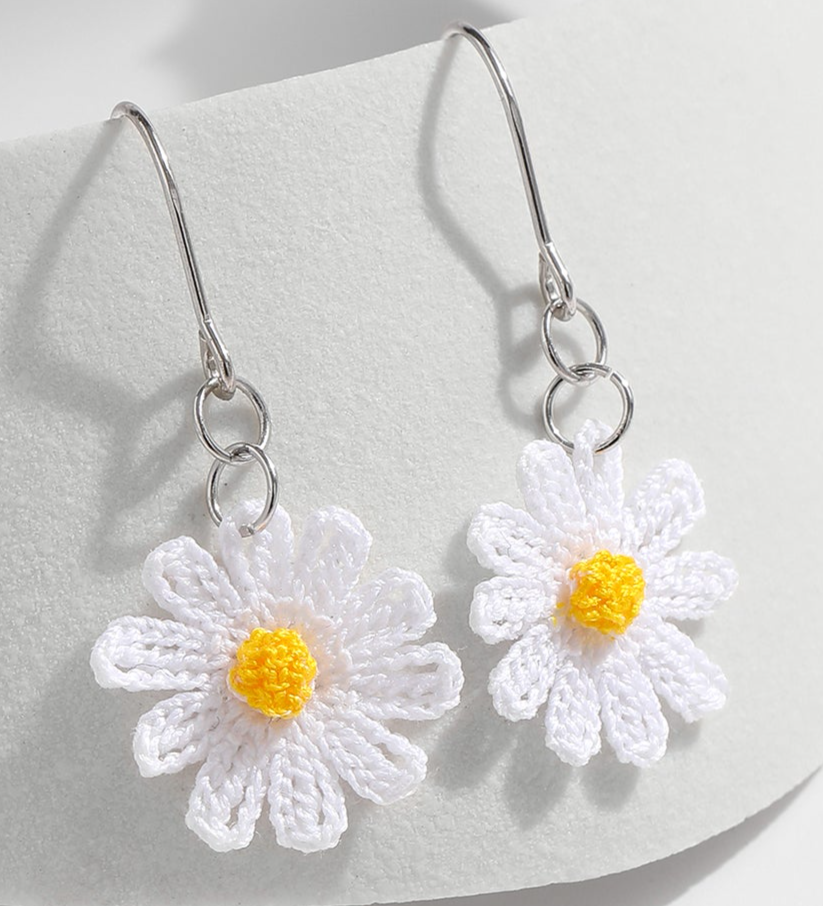 Micro Crochet Earring | Daisy