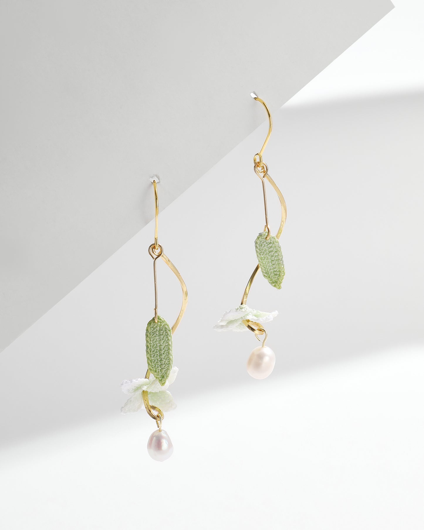 Micro Crochet Earring | Lily with Pearl Spiral Drop