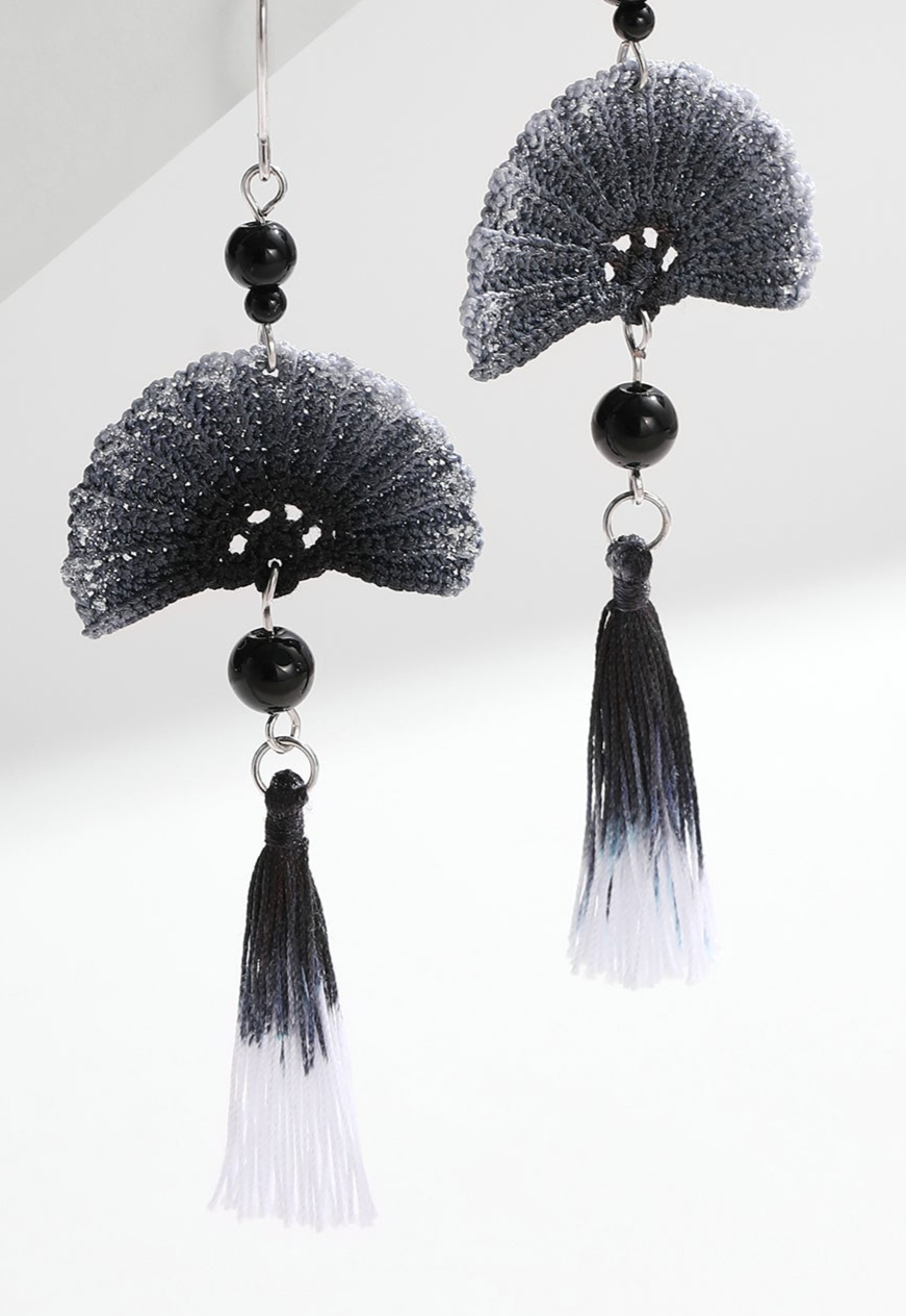 Micro Crochet Earring | Black fan