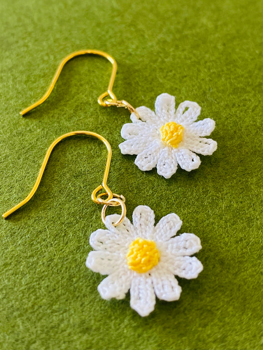 Micro Crochet Earring | Daisy