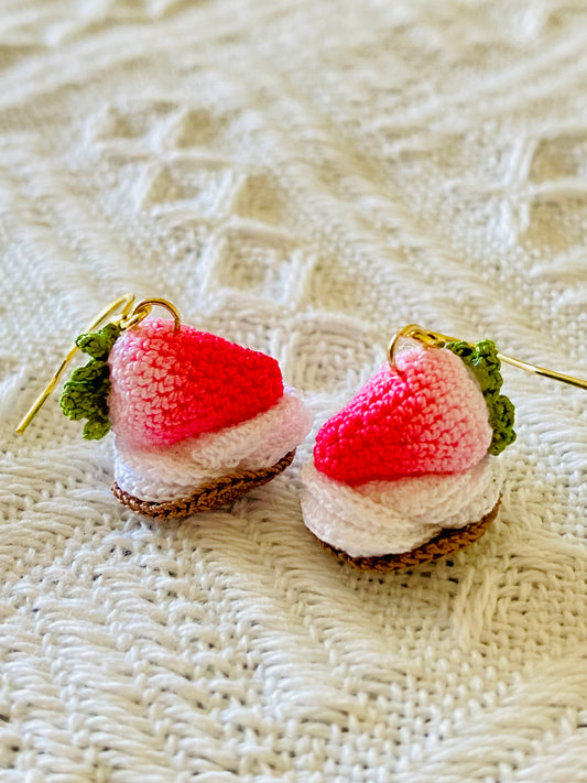 Micro Crochet Earring | Pink Strawberry Cream Cake
