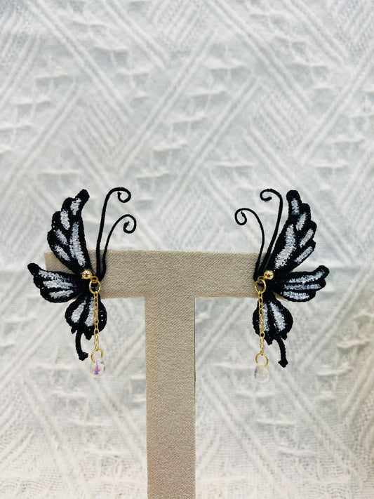 Micro Crochet Earring | Butterfly stud