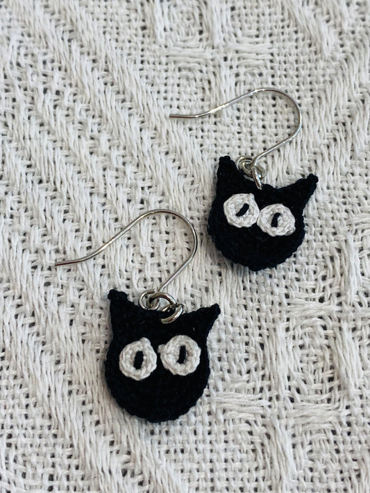 Micro Crochet Earring | Black Cat