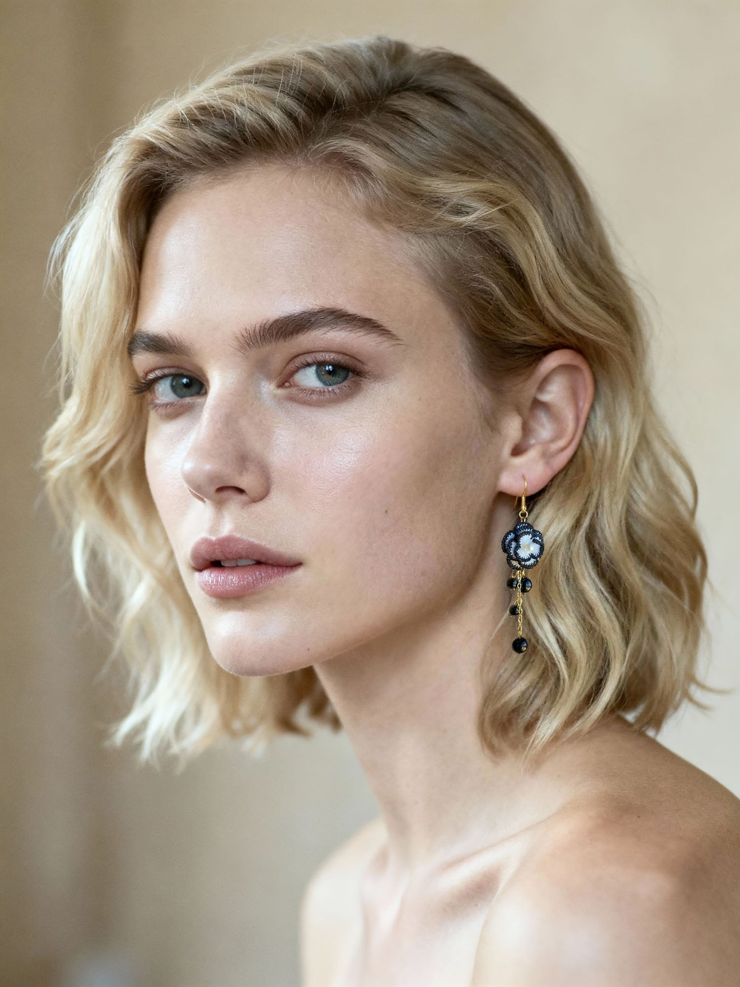 Micro Crochet Earring | Black and white rose