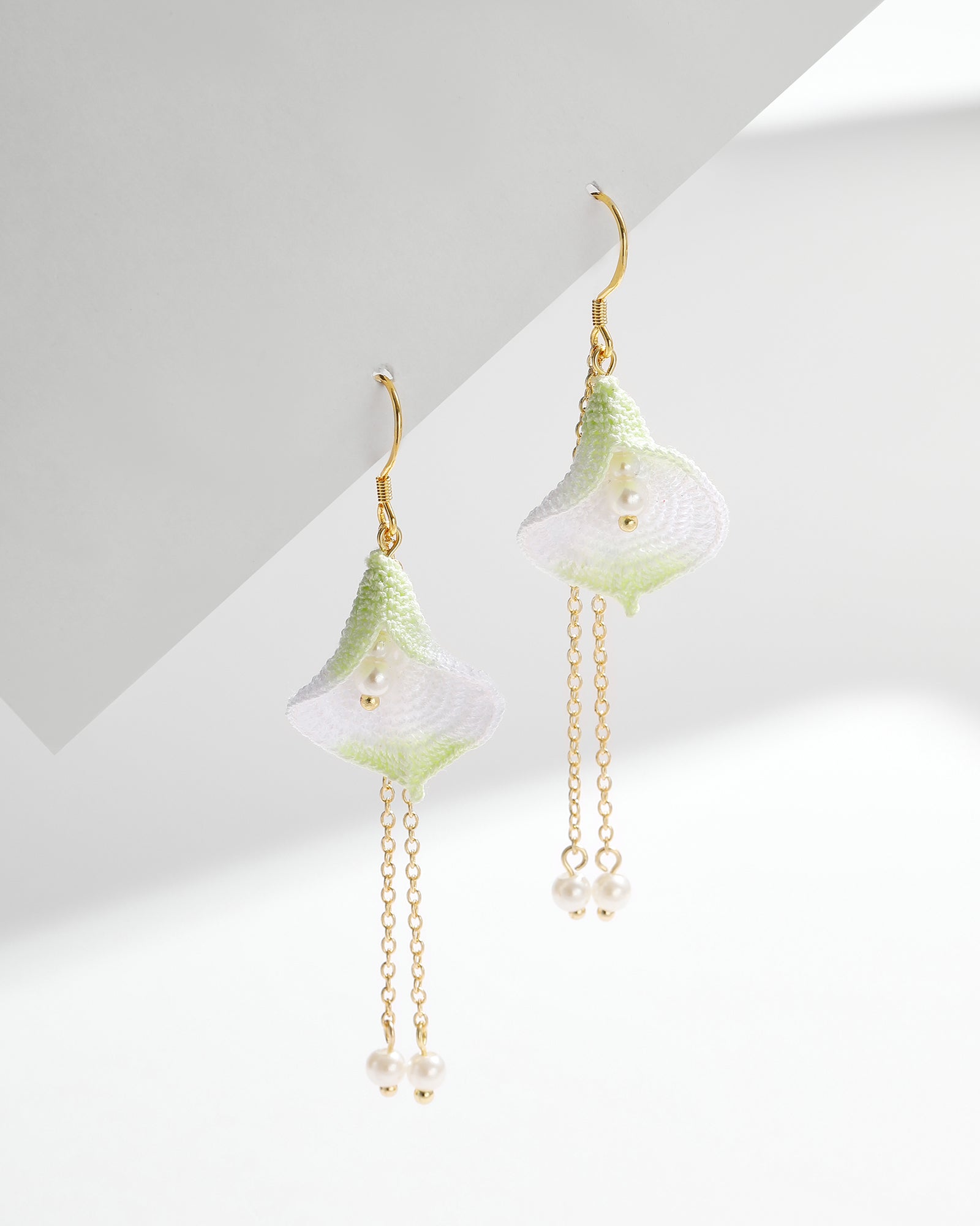 Micro Crochet Earring | Calla lily