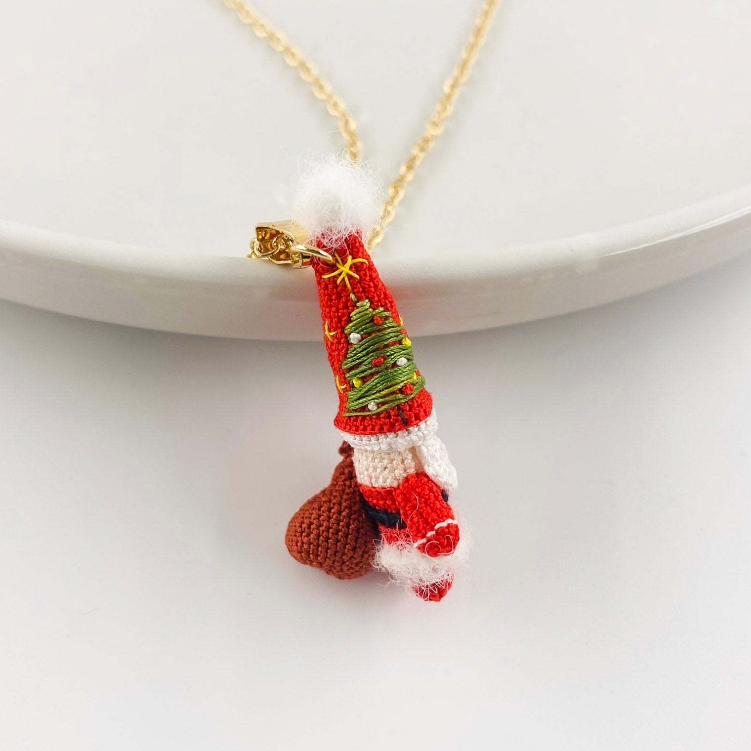 Micro Crochet Necklaces | Santa Claus
