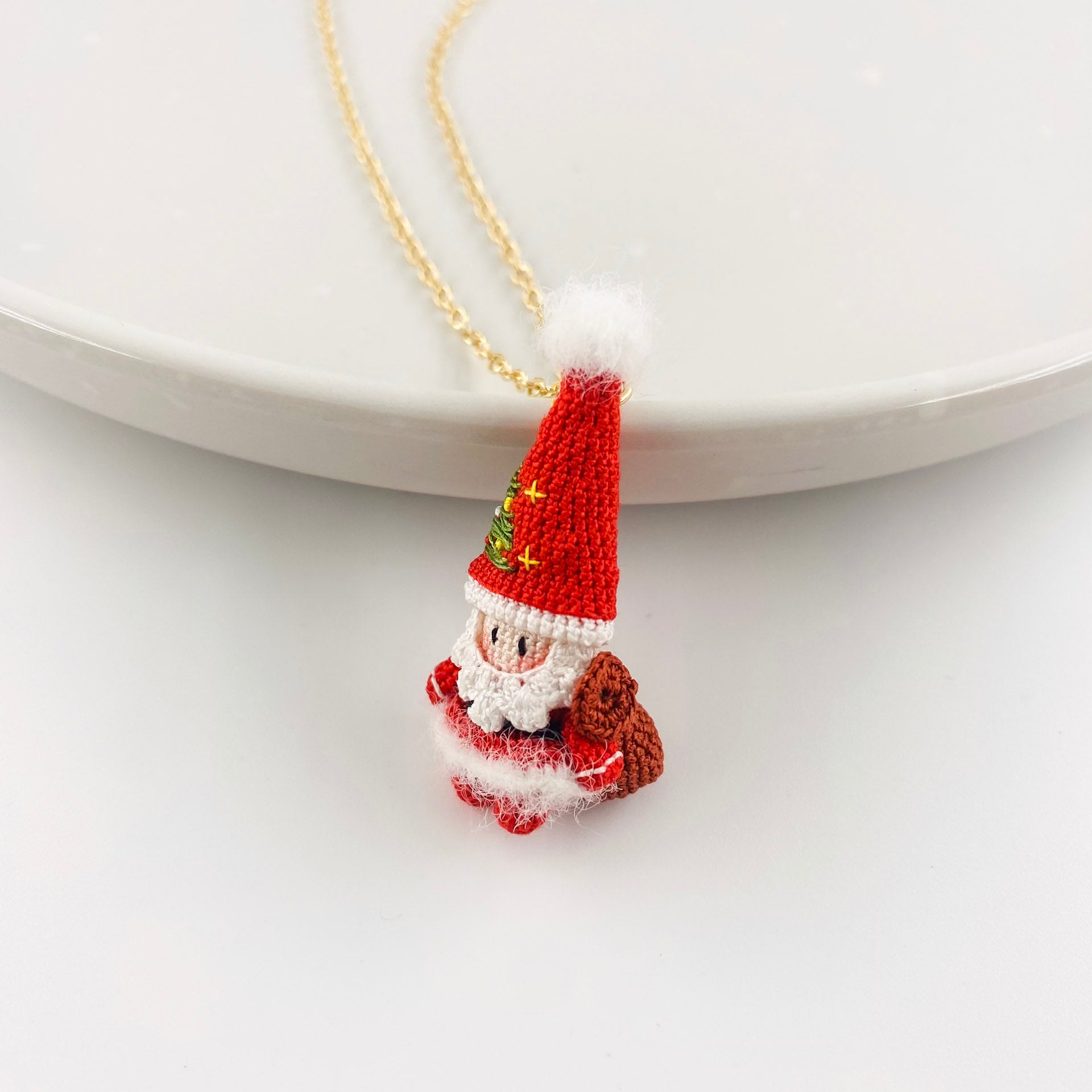 Micro Crochet Necklaces | Santa Claus